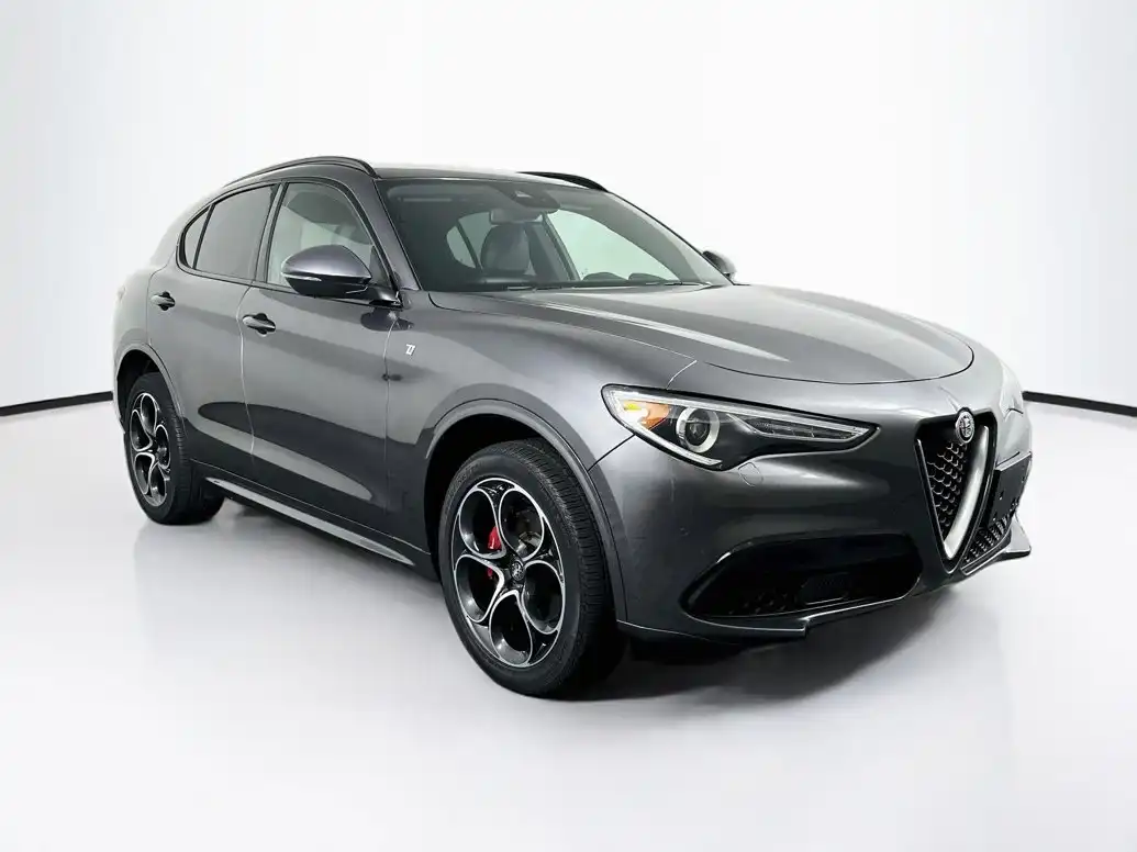 2023 Alfa Romeo Stelvio Ti AWD's photo