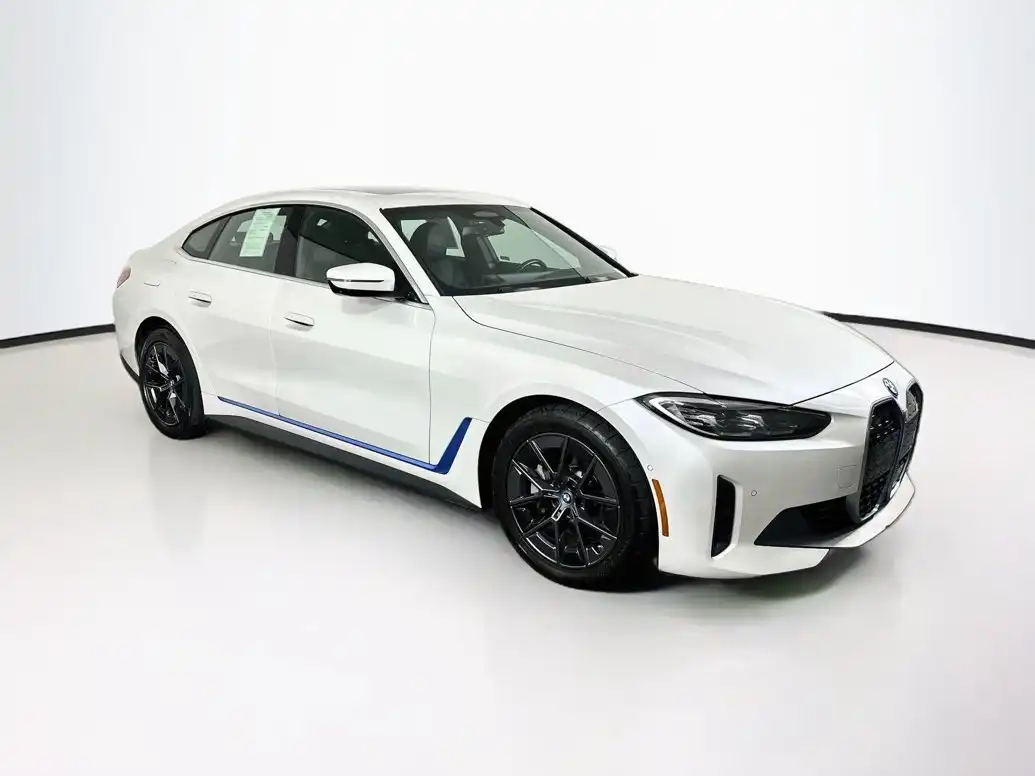 2024 BMW i4 eDrive40's photo