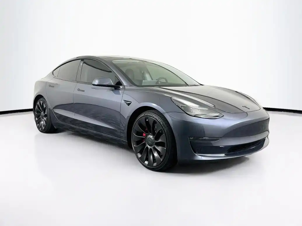 2023 Tesla Model 3 Performance's photo