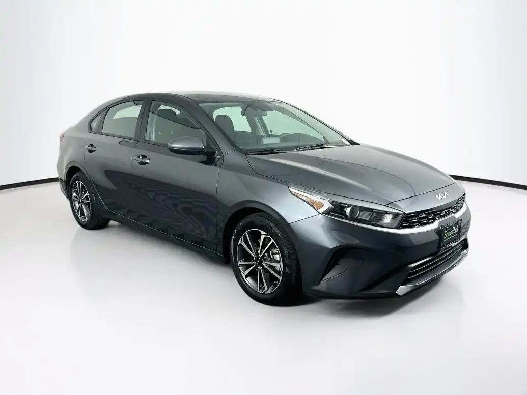 2024 Kia Forte LXS AT's photo