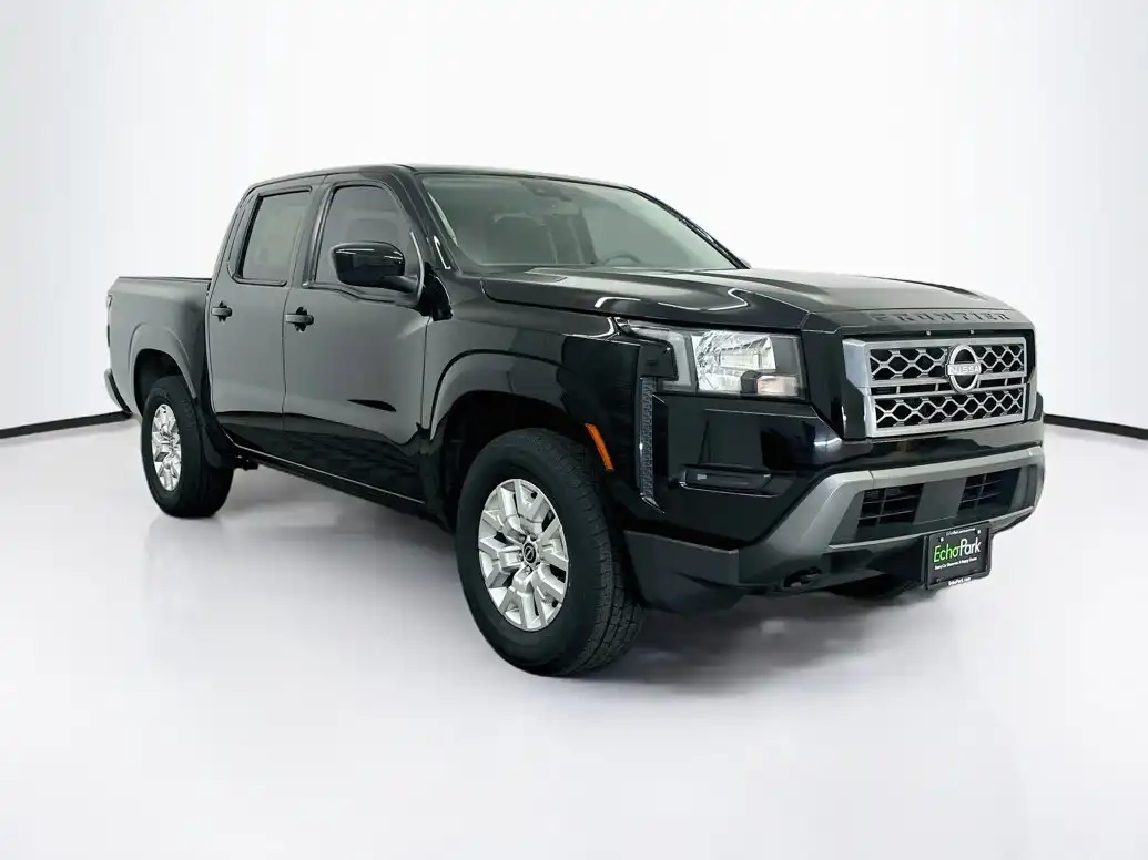 2023 Nissan Frontier SV Crew Cab 4WD SWB's photo