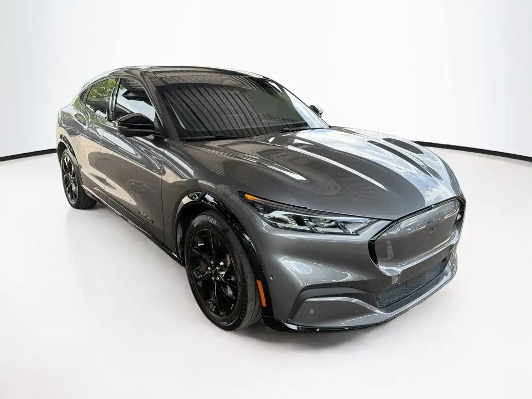 2023 Ford Mustang-Mach-e Premium's photo