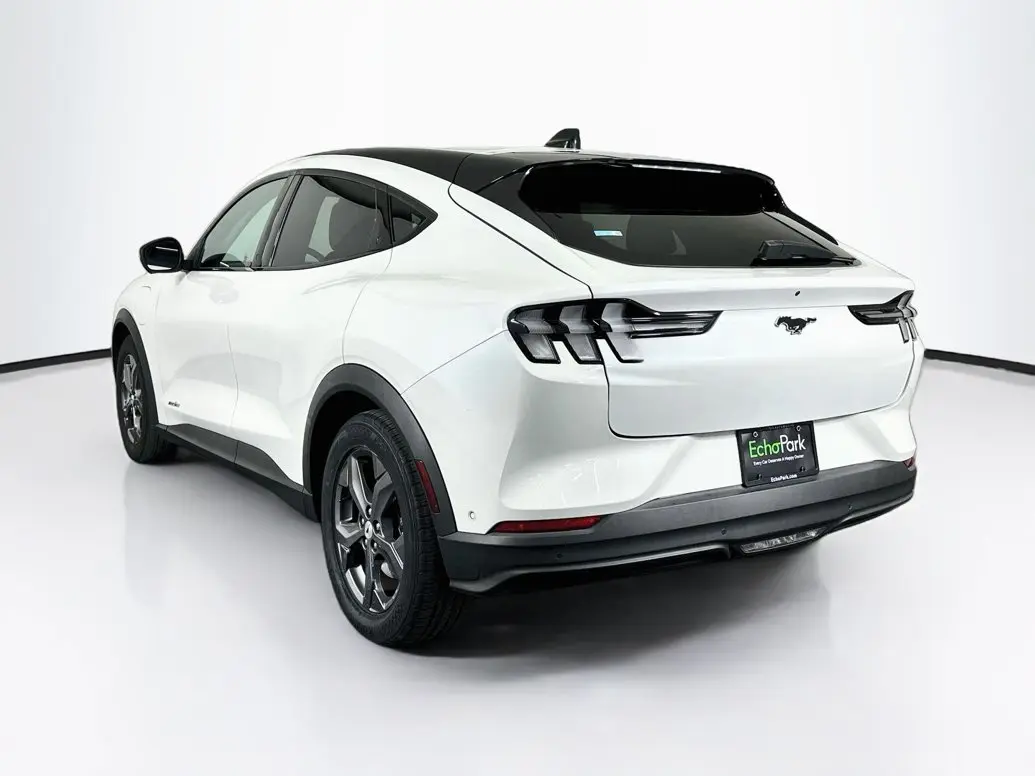 2023 Ford Mustang-Mach-e Select photo 5