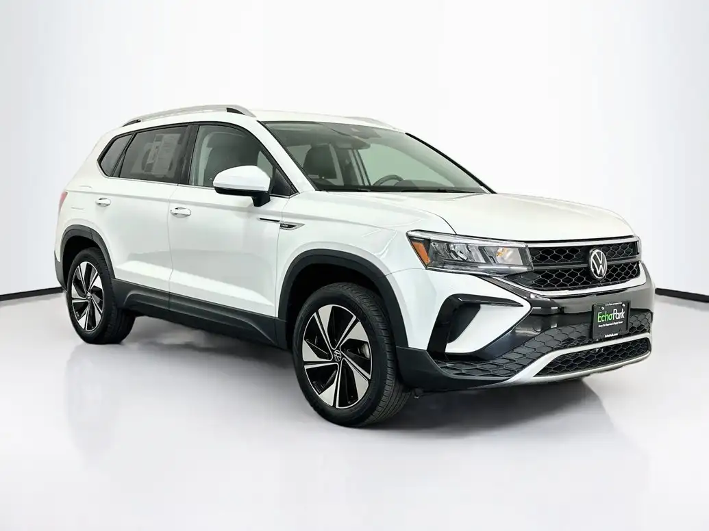 2024 Volkswagen Taos 1.5T SE 4Motion's photo