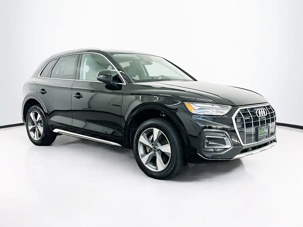 2023 Audi Q5 40 Premium Plus's photo