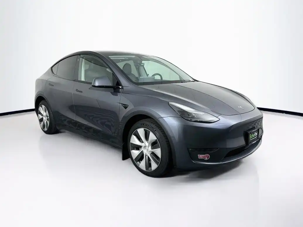 2023 Tesla Model Y Long Range Dual Motor All-Wheel Drive's photo