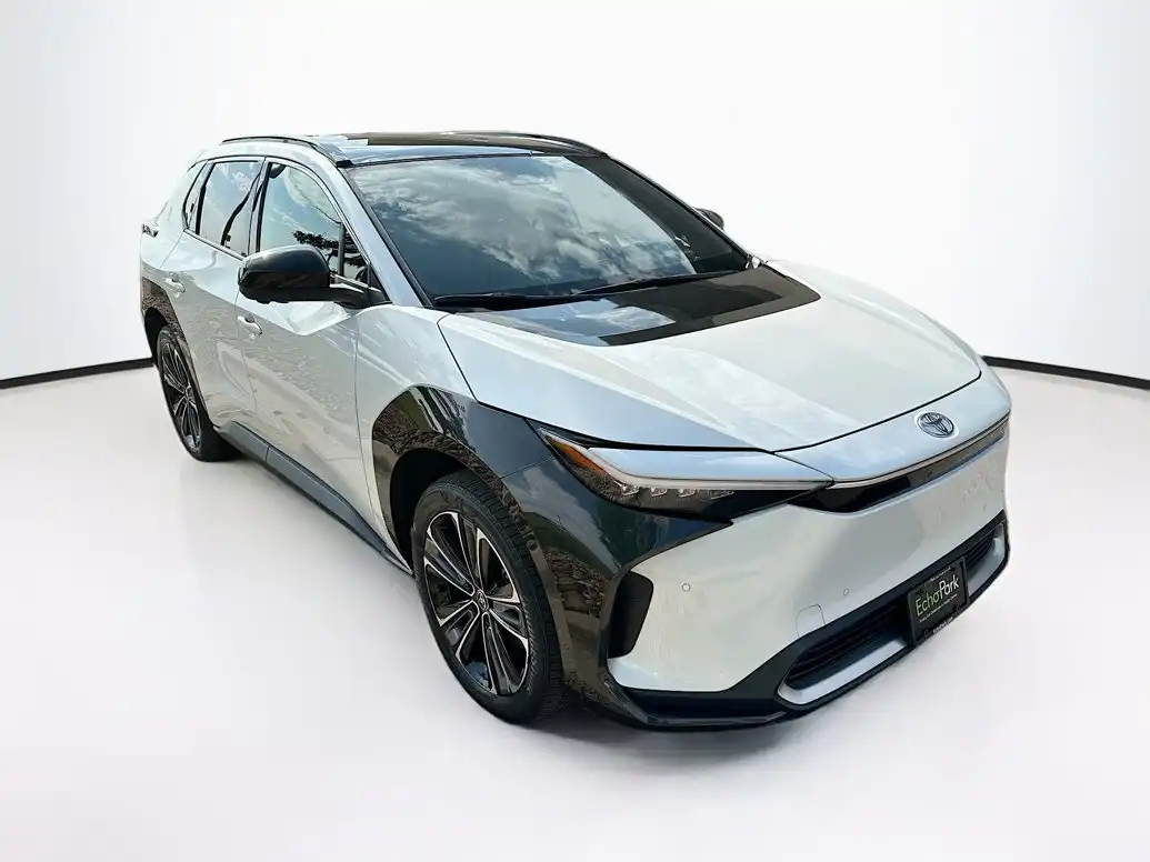 2023 Toyota bZ4X Limited AWD's photo
