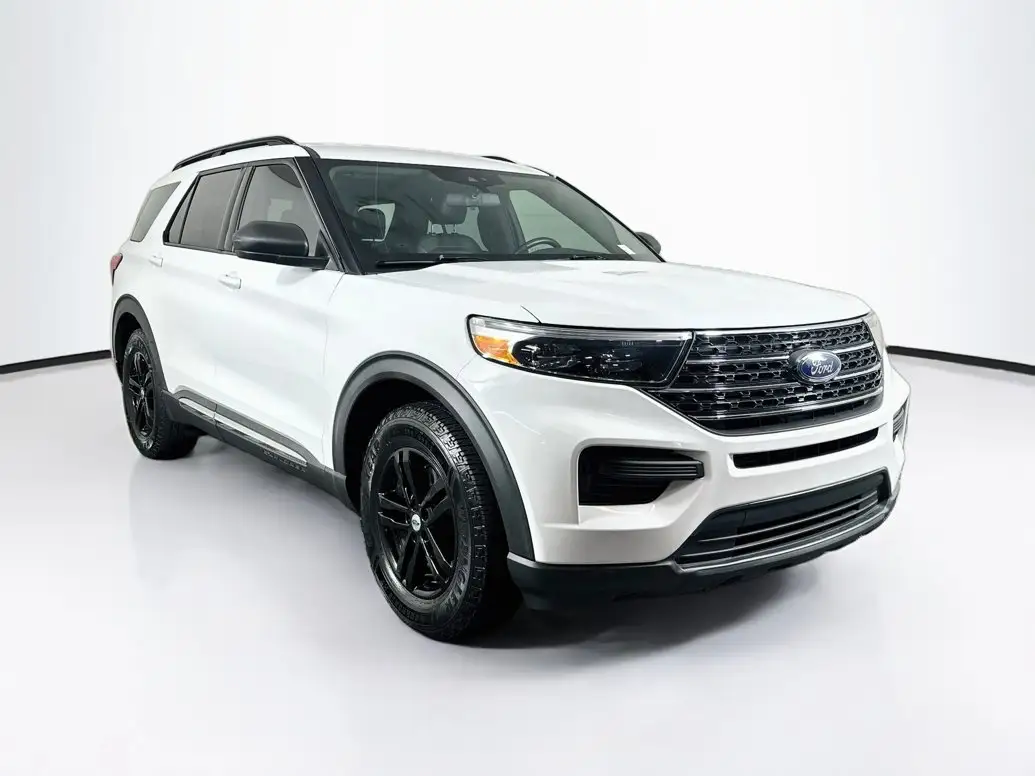 2020 Ford Explorer XLT RWD photo 1