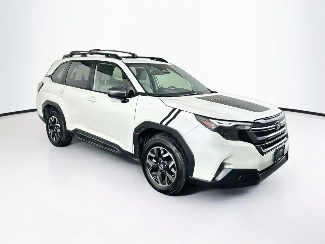 2025 Subaru Forester Premium's photo