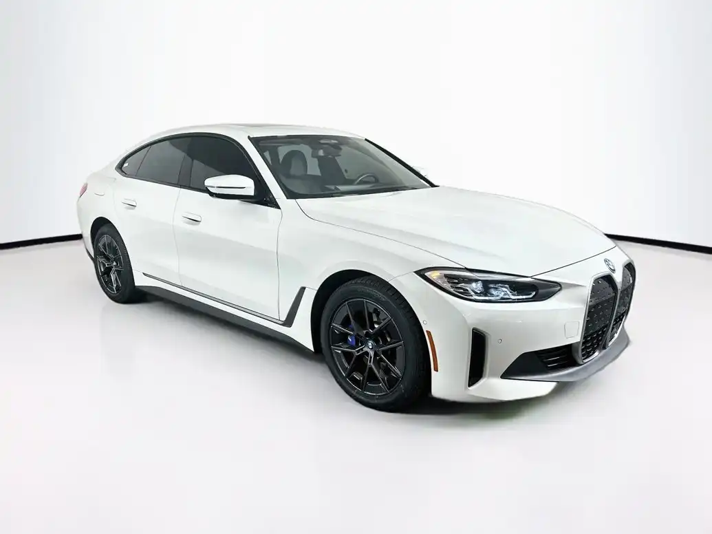 2023 BMW i4 eDrive35's photo