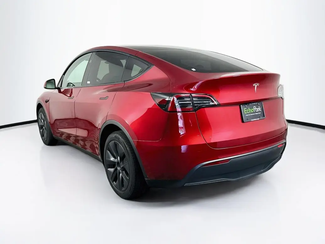 2025 Tesla Model Y Long Range Rear Wheel Drive photo 5