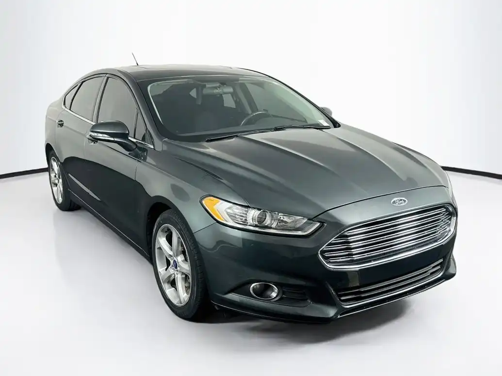2015 Ford Fusion SE FWD's photo
