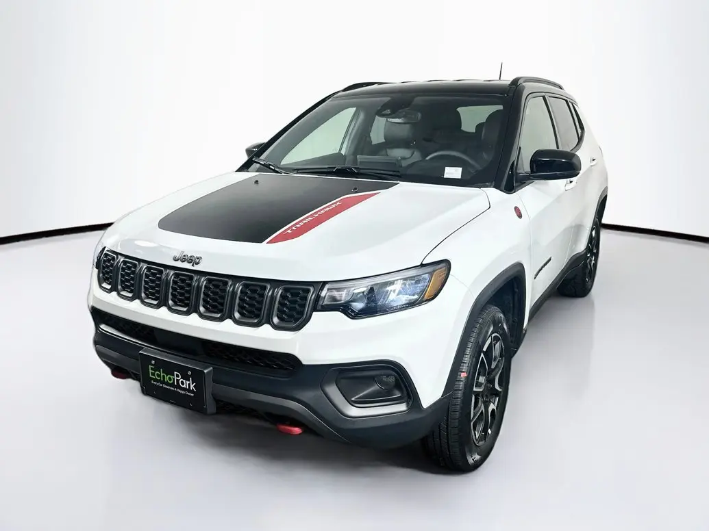 2025 Jeep Compass Trailhawk 4X4 photo 3
