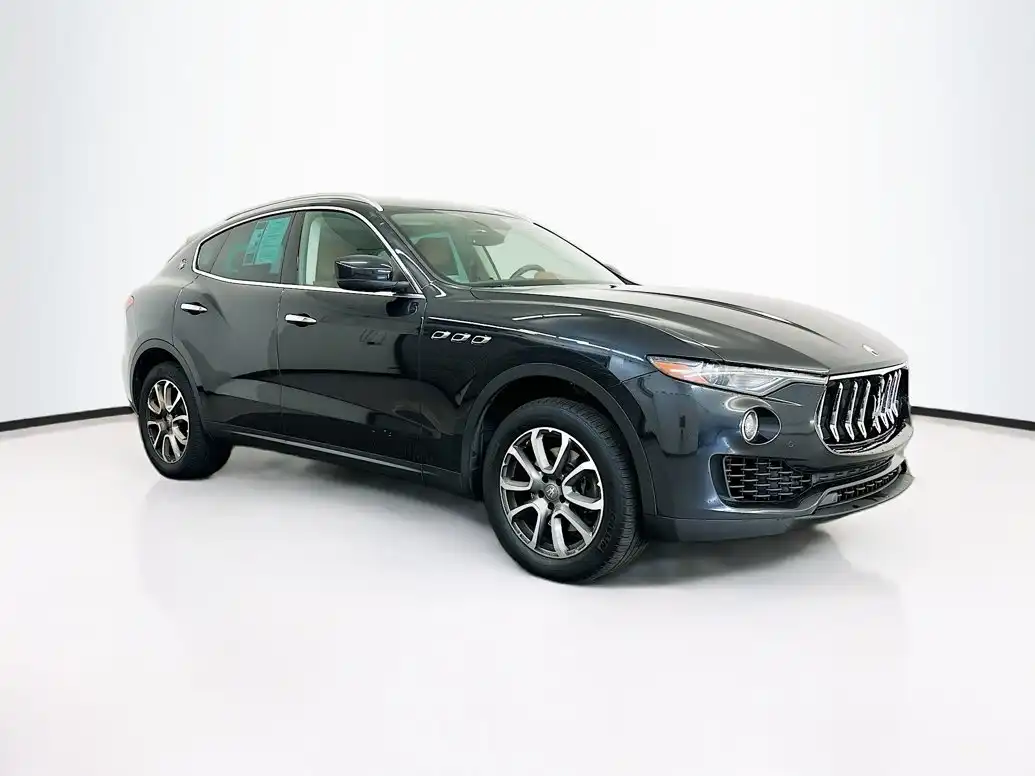 2017 Maserati Levante Levante's photo