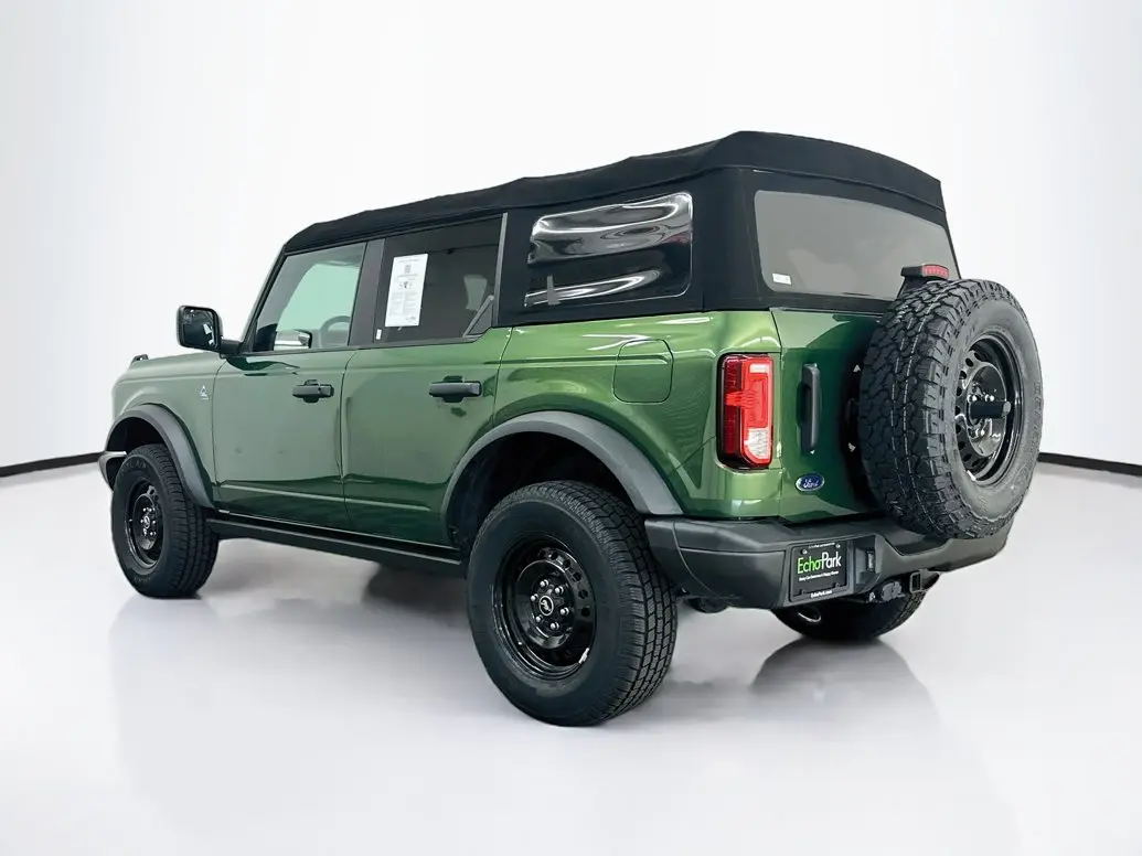2023 Ford Bronco Black Diamond 4WD photo 5