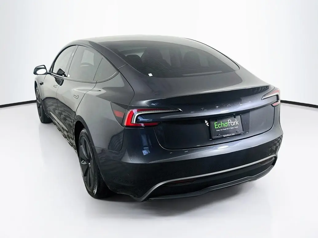 2025 Tesla Model 3 Long Range photo 5