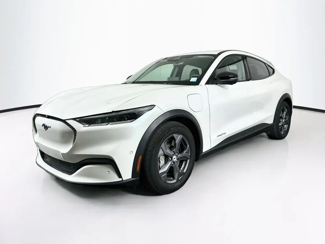 2023 Ford Mustang-Mach-e Select photo 3