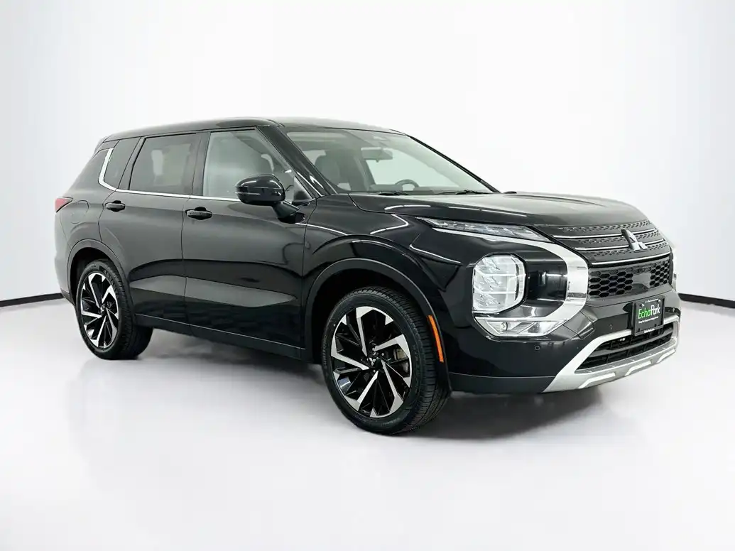 2024 Mitsubishi Outlander SE S-AWC's photo