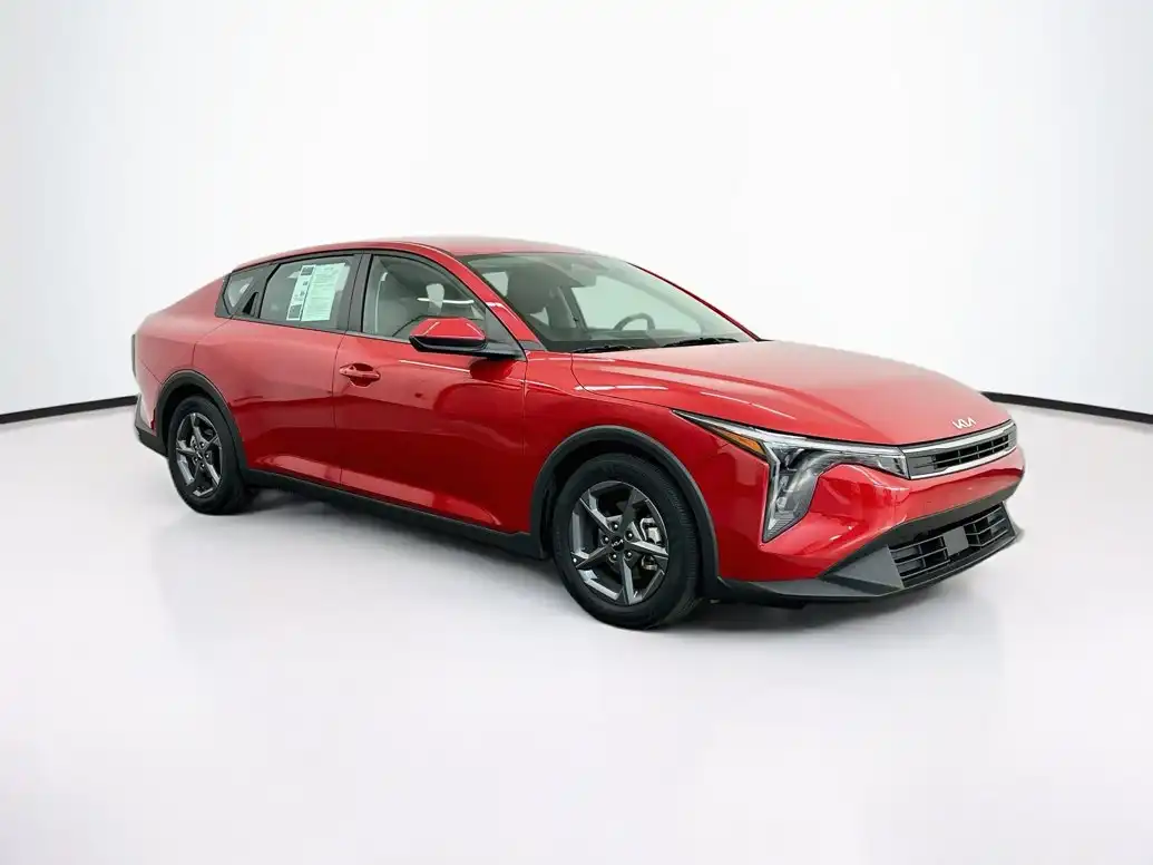 2025 Kia K4 LXS AT's photo