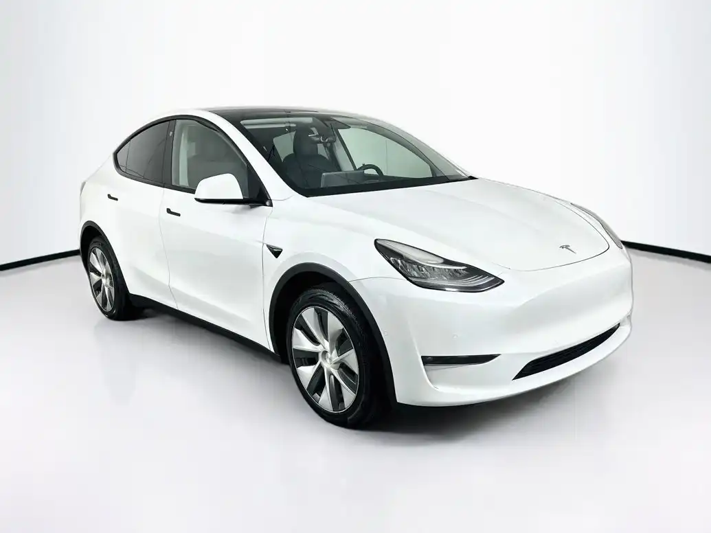 2022 Tesla Model Y Long Range Dual Motor All-Wheel Drive's photo