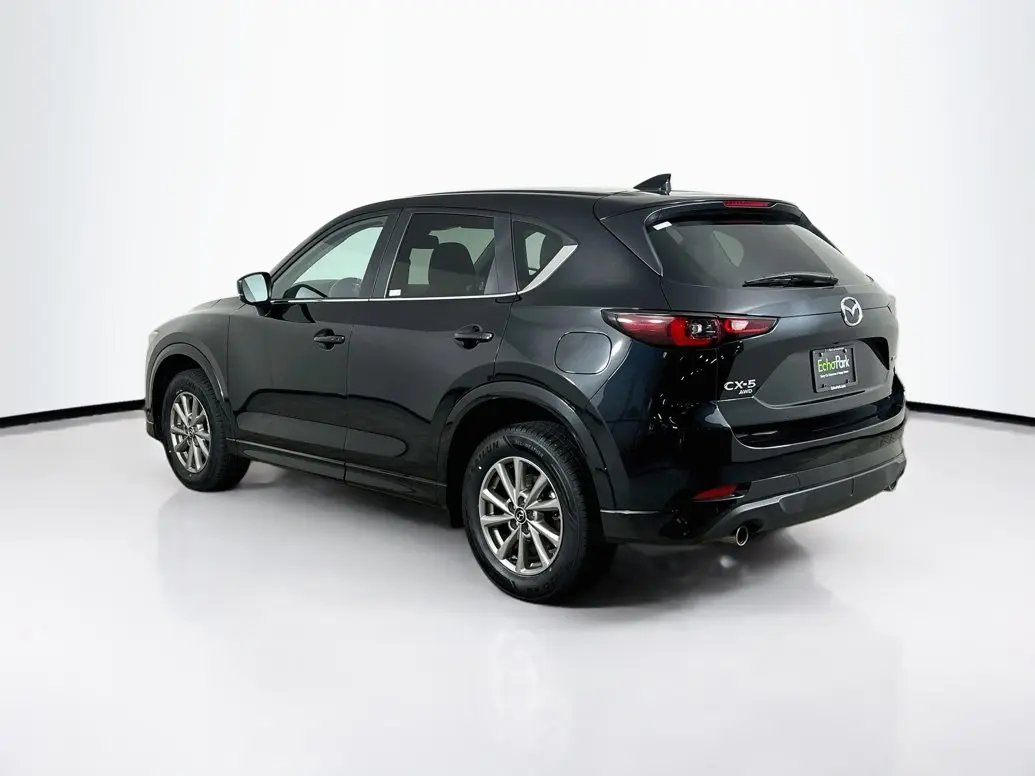2025 Mazda CX-5 S Preferred package Auto AWD photo 5