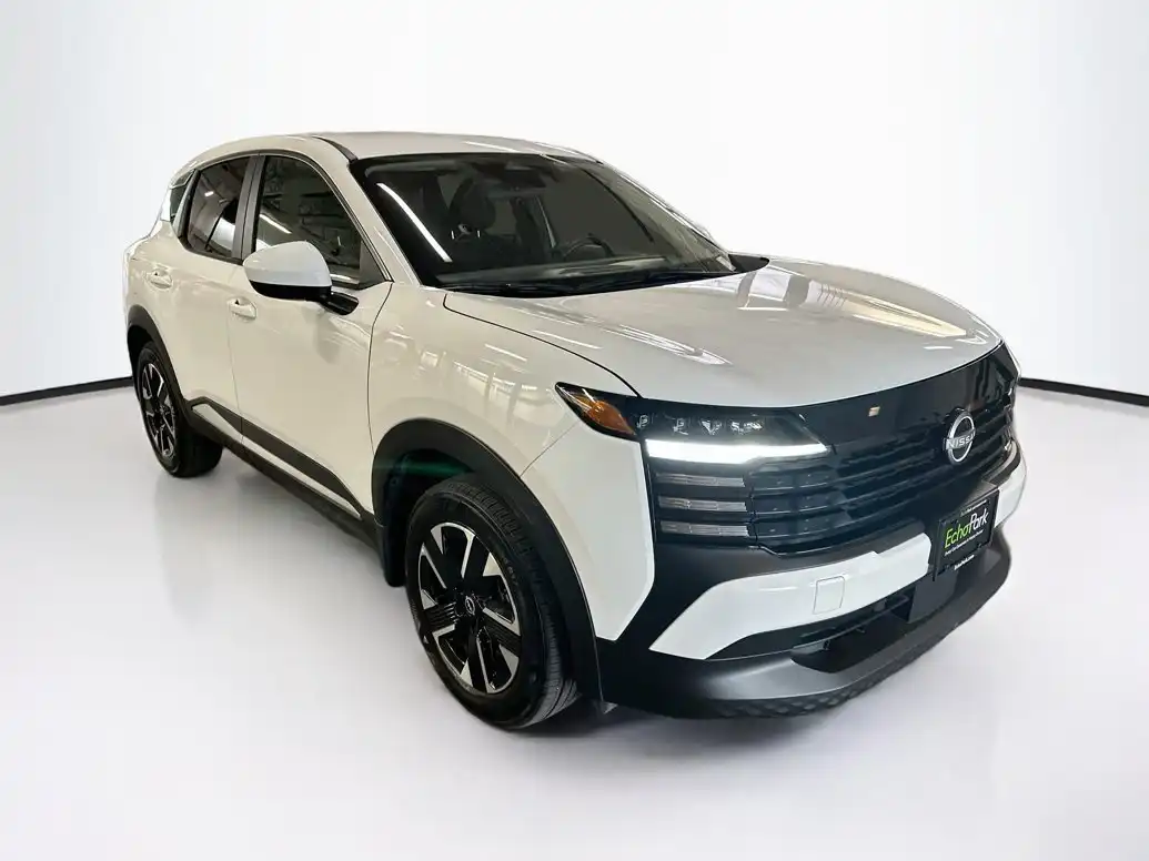 2025 Nissan Kicks 2.0 SV AWD's photo