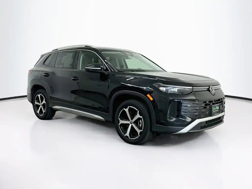 2026 Volkswagen Tiguan 2.0T SE 4Motion's photo