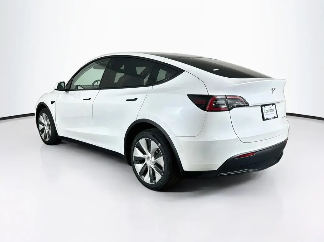 2022 Tesla Model Y YLR Long Range photo 5
