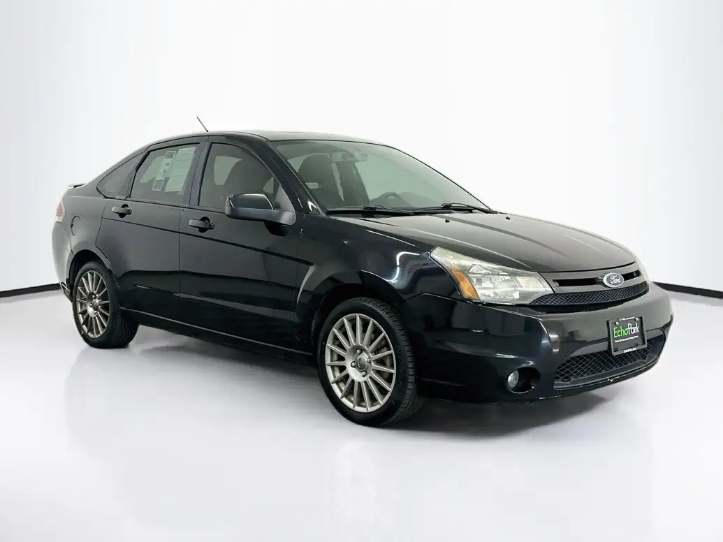 2011 Ford Focus SES photo 1