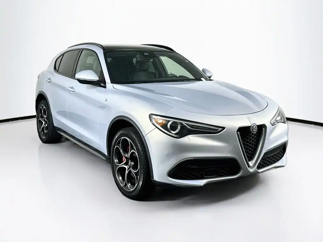 2023 Alfa Romeo Stelvio Ti AWD's photo