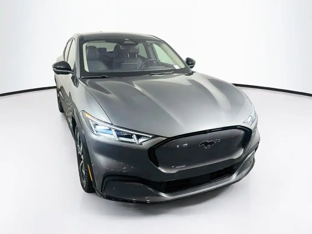 2023 Ford Mustang-Mach-e Premium's photo