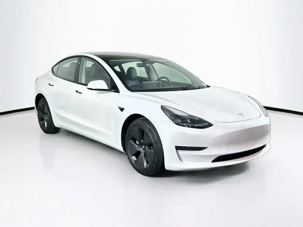 2023 Tesla Model 3 Base's photo