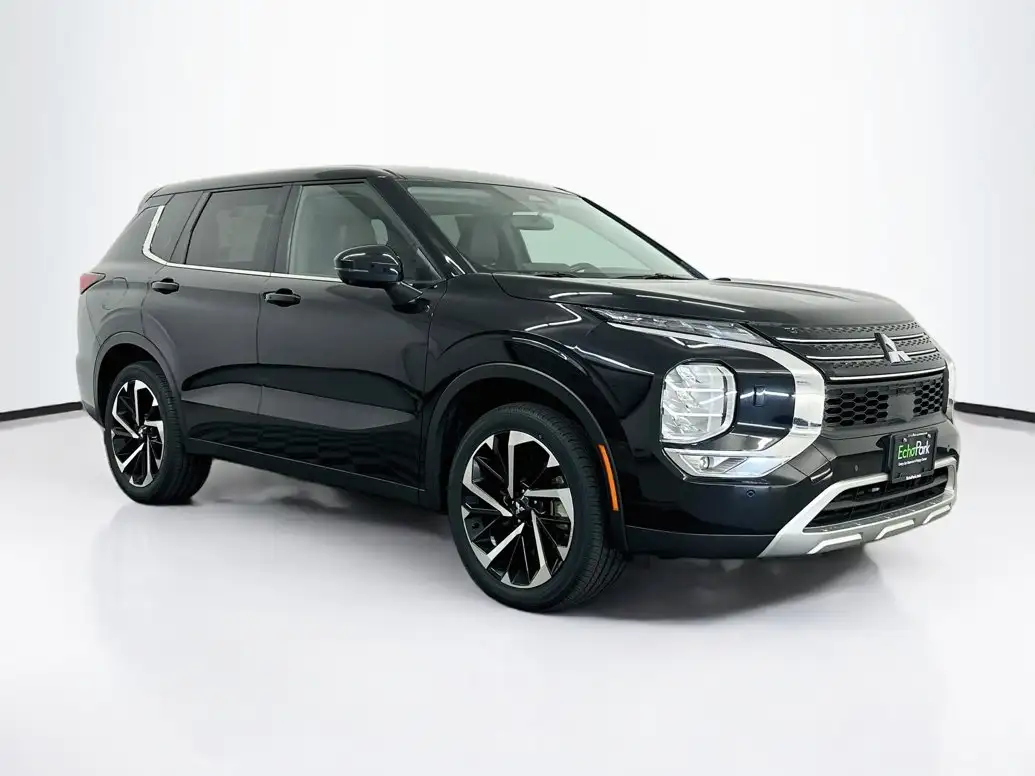 2024 Mitsubishi Outlander SE S-AWC's photo