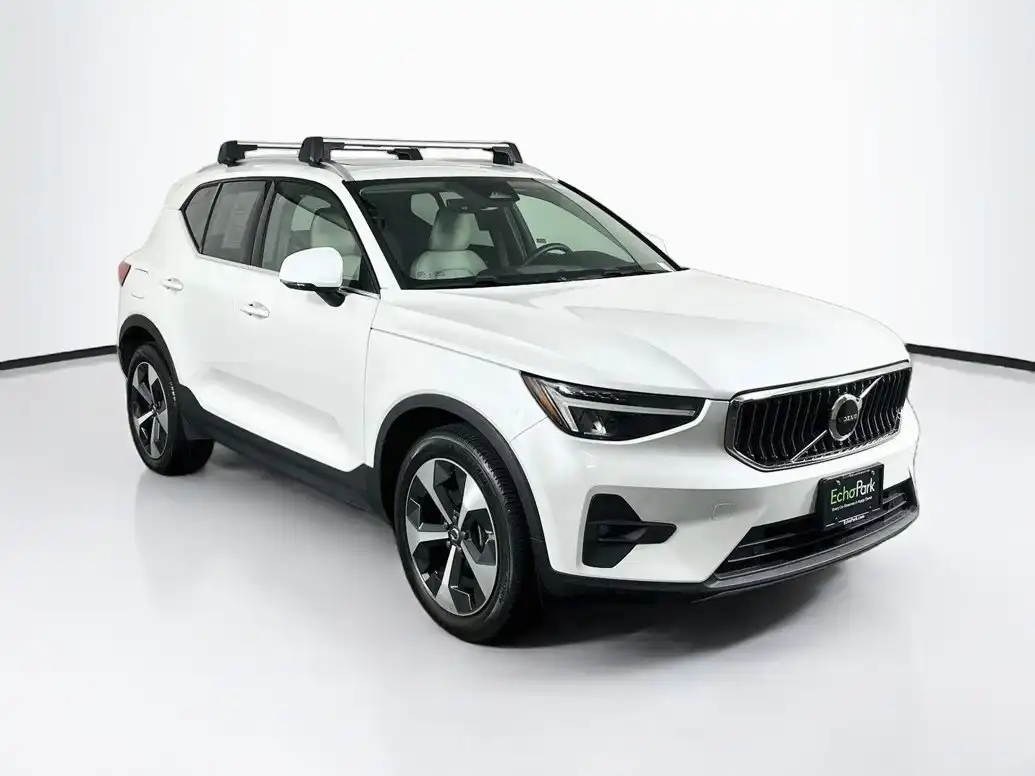 2023 Volvo XC40 B4 Plus Bright's photo