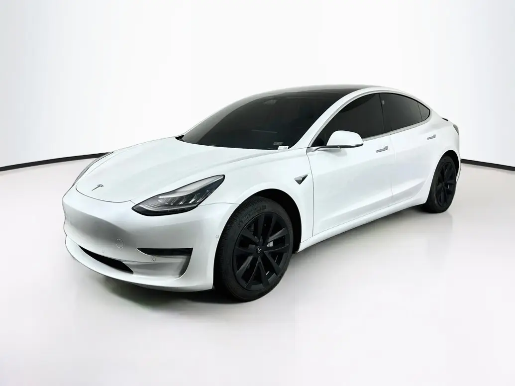 2020 Tesla Model 3 Standard Range Plus photo 3