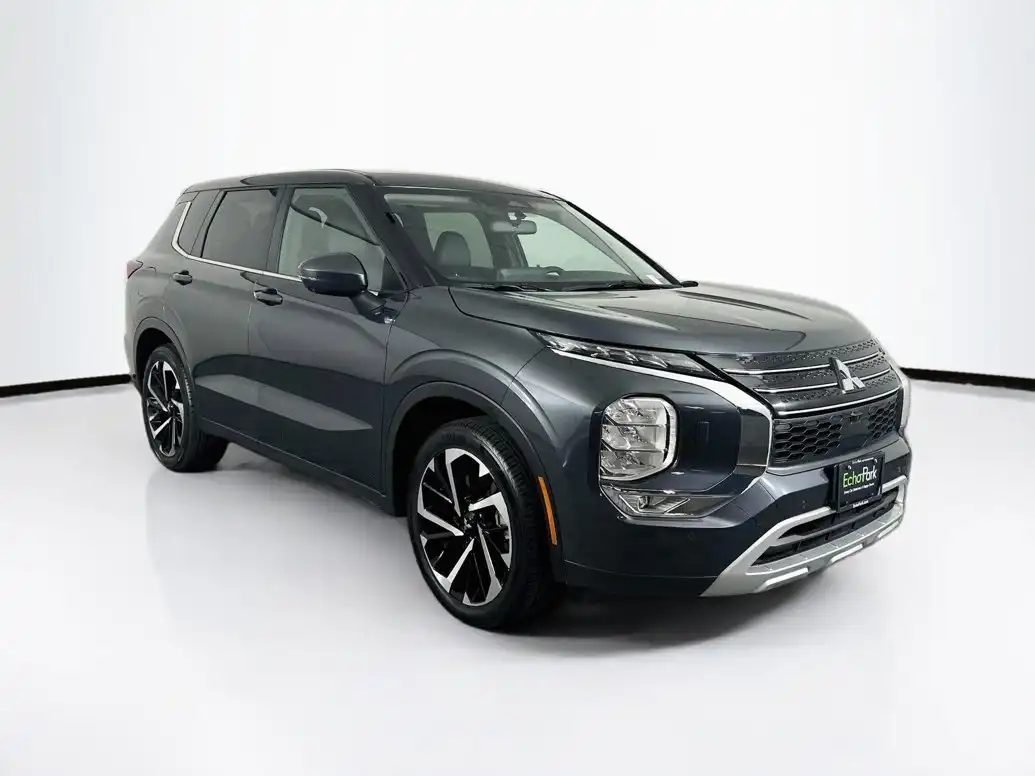 2024 Mitsubishi Outlander SE S-AWC's photo