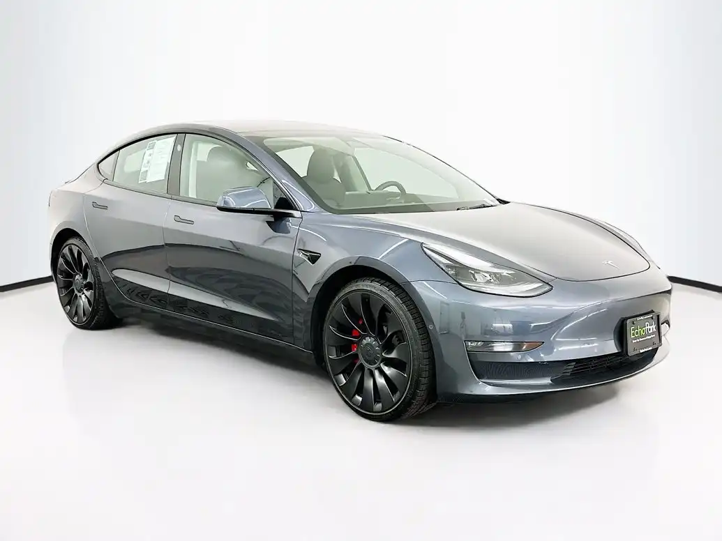 2022 Tesla Model 3 Performance Dual Motor All-Wheel Drive's photo