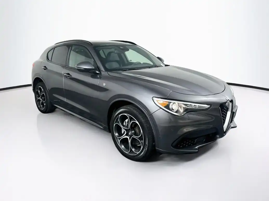 2023 Alfa Romeo Stelvio Ti AWD's photo