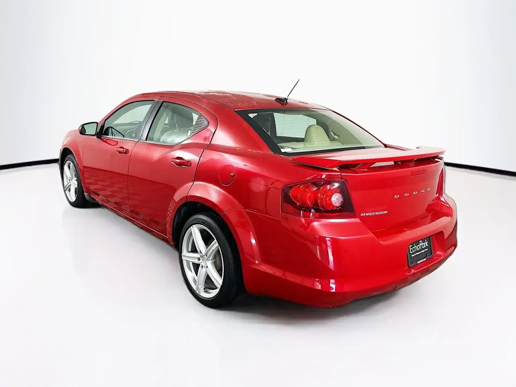 2013 Dodge Avenger SXT photo 5