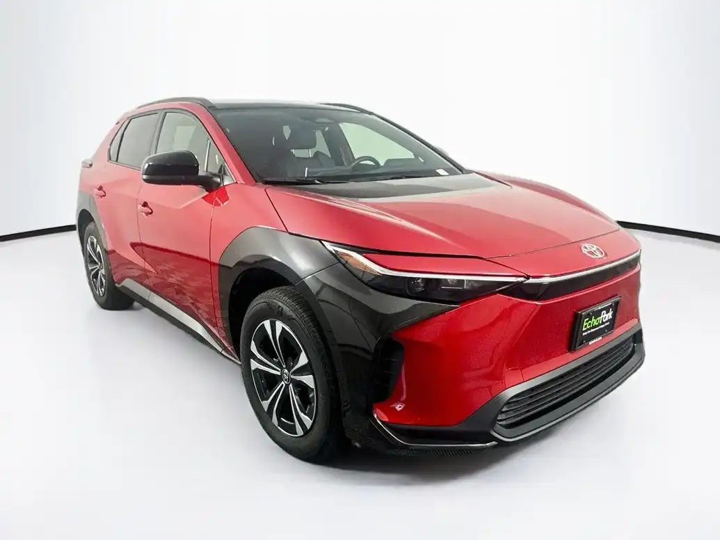 2025 Toyota bZ4X XLE FWD's photo
