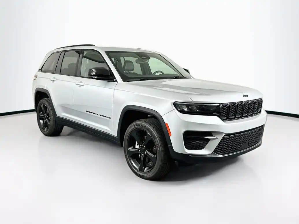2024 Jeep Grand Cherokee Altitude 4x4's photo