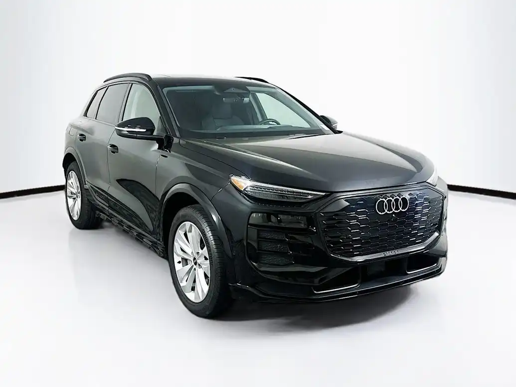 2025 Audi Q6 e-tron Premium Plus's photo