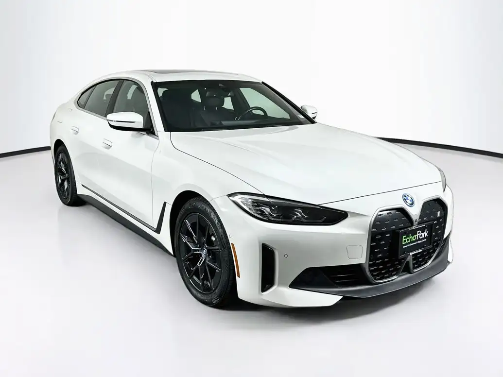 2024 BMW i4 xDrive40's photo