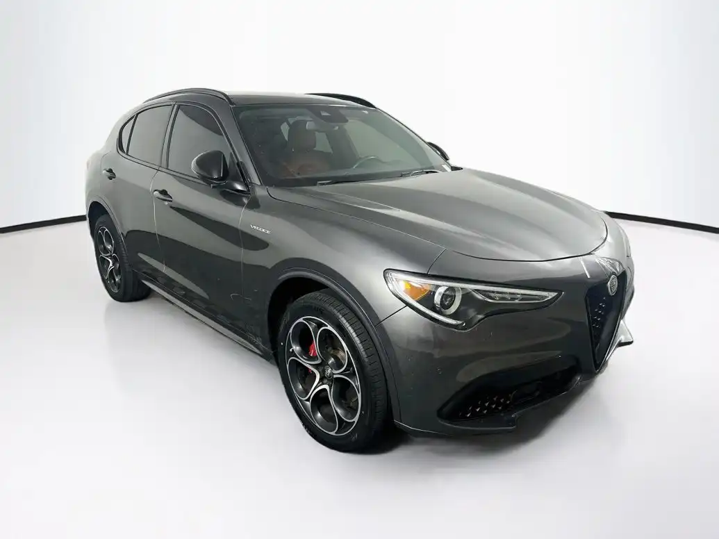 2023 Alfa Romeo Stelvio Veloce AWD's photo