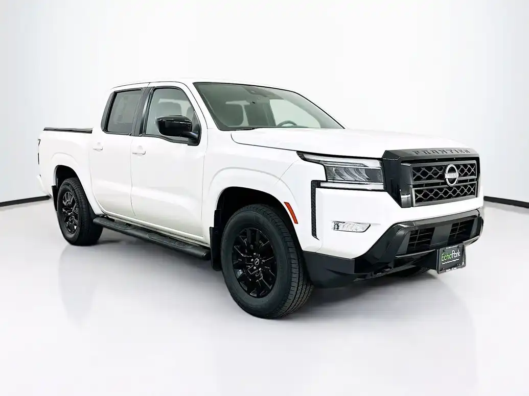2023 Nissan Frontier SV Crew Cab 4X4 SWB's photo