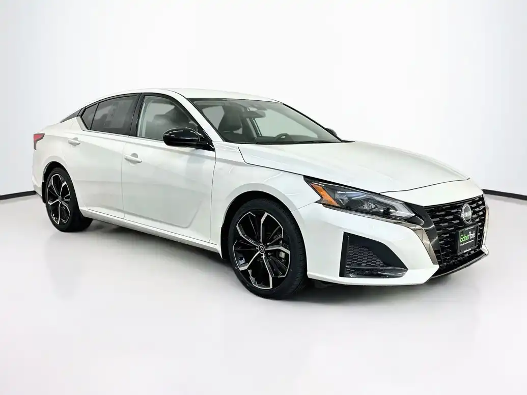 2023 Nissan Altima 2.5 SR's photo