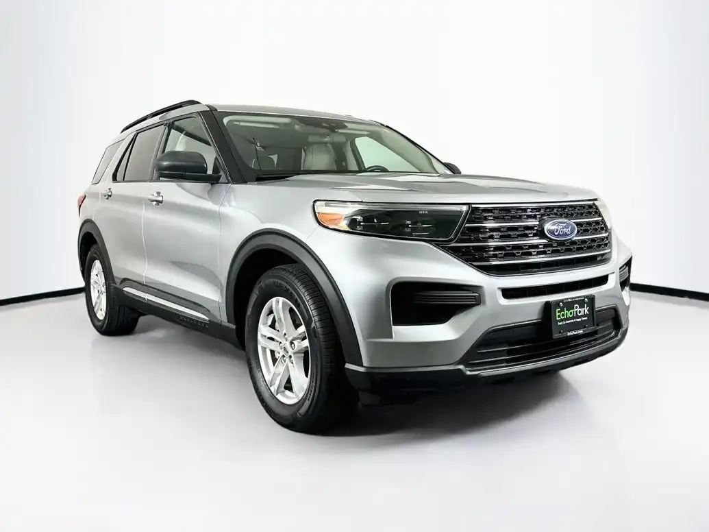 2020 Ford Explorer XLT RWD's photo