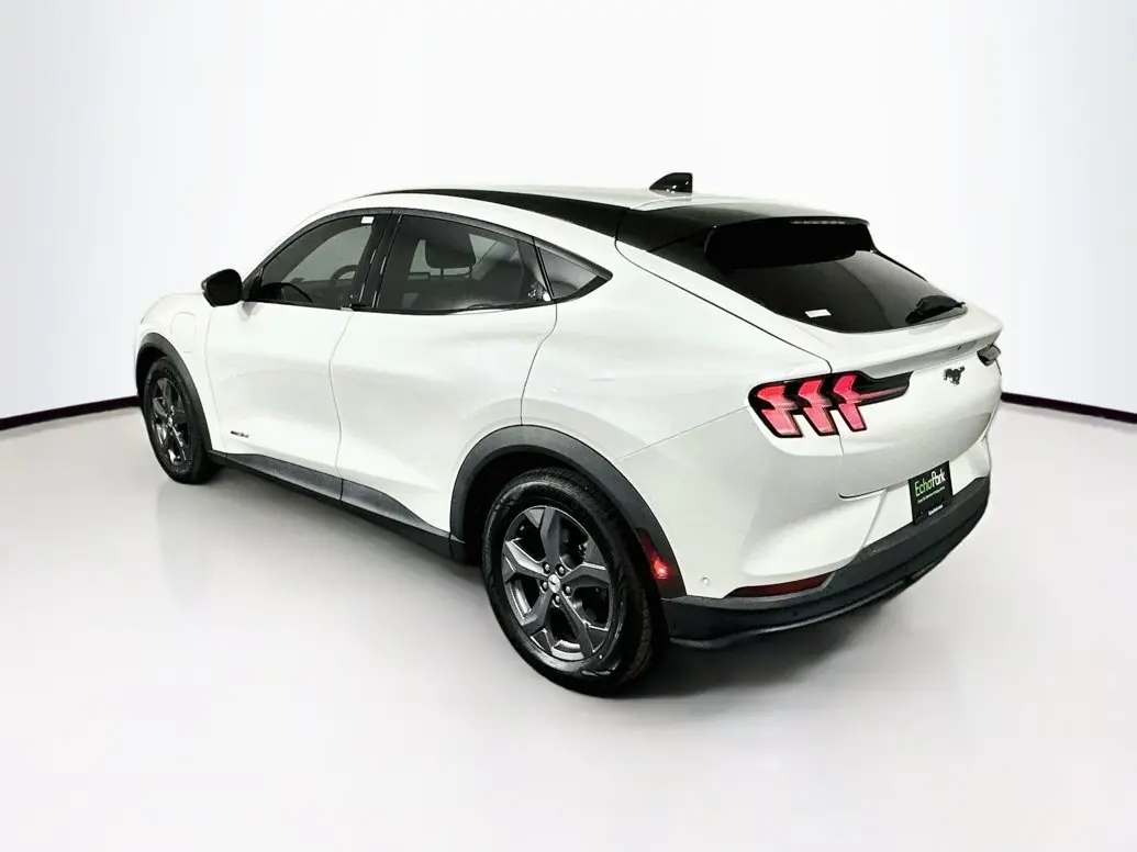 2023 Ford Mustang-Mach-e Select photo 5
