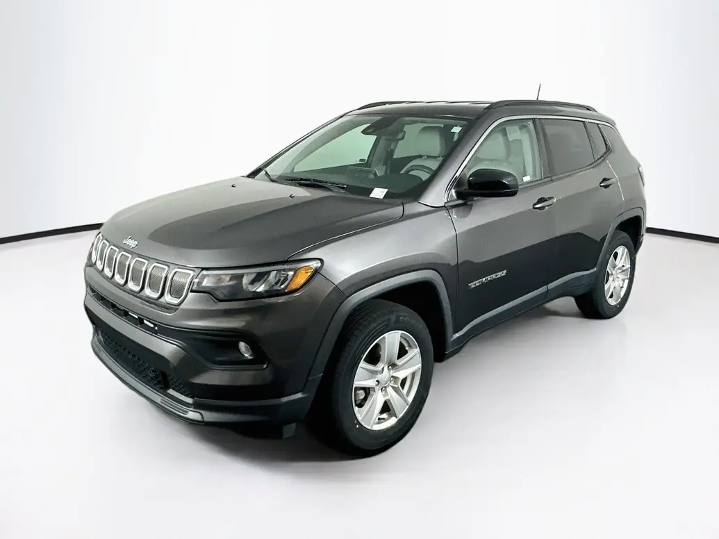 2022 Jeep Compass Latitude 4WD photo 3
