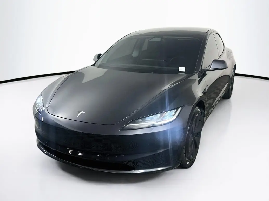 2025 Tesla Model 3 Long Range photo 3